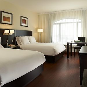 Standard Queen Room Mobility accessible